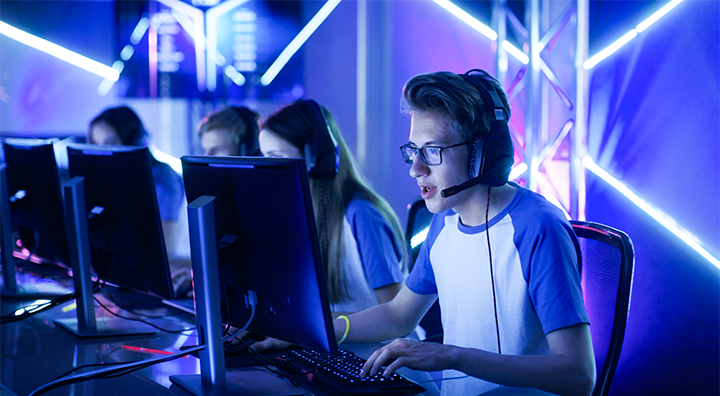 人力资源公司九州酷游国际专注文娱及消费品领域的顾问指出如今二次元经济已不是小众经济